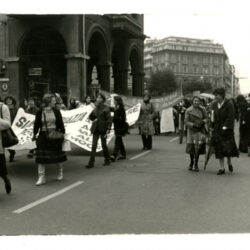 11_Dal_Monte_Vittorina_manifestazione_movimento_donne_a_Bologna_anni_settanta
