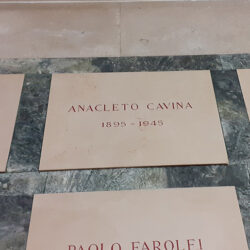 01_Cavina_Anacleto_lapide_cripta_monumentale_cimitero_Piratello